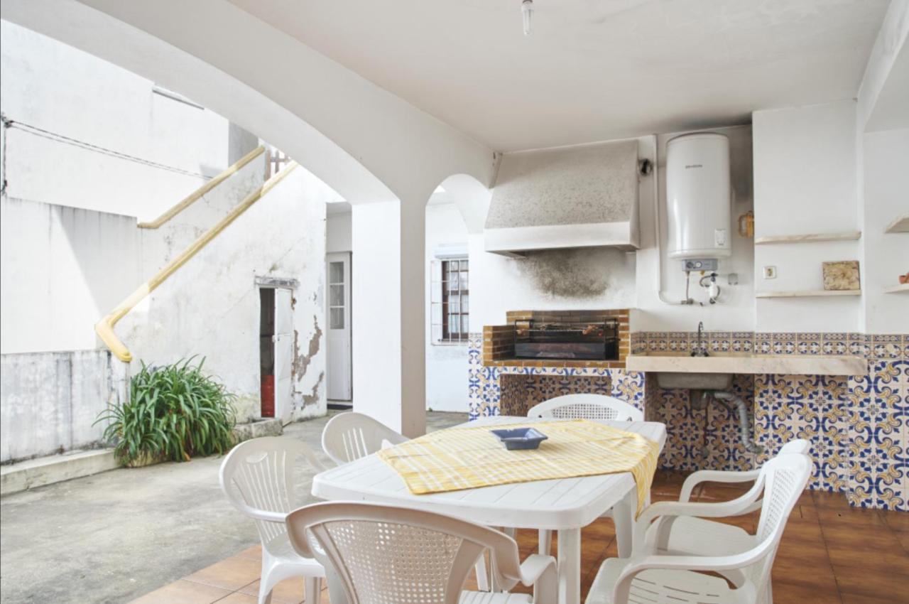 Captain Pisco's Palheiro - Great Location Holiday home *